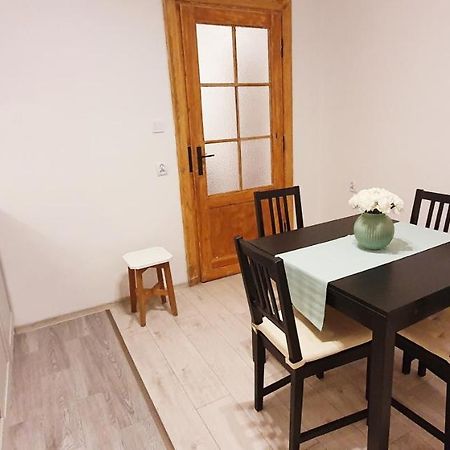 Separated Kitchen, Fast Internet Aleja 3 Maja 2M80 ワルシャワ エクステリア 写真